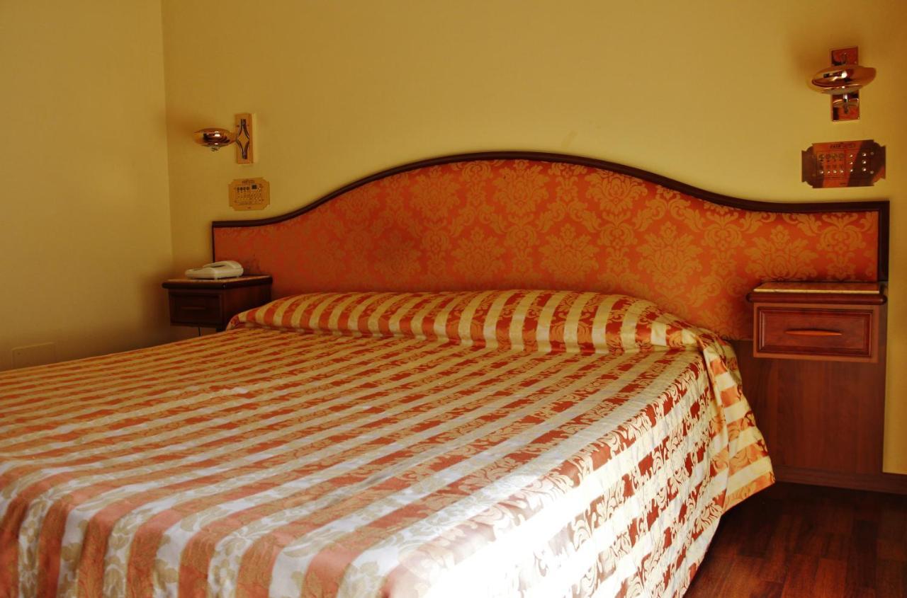 Hotel Valdaso Pedaso Ngoại thất bức ảnh